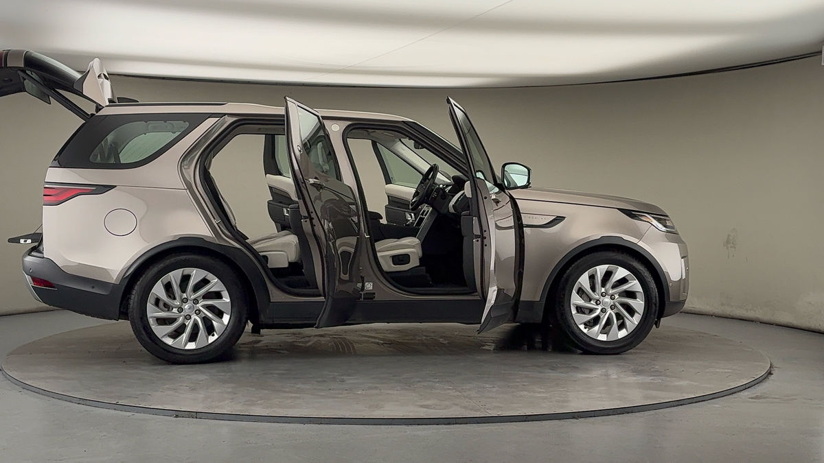 More views of Land Rover Discovery