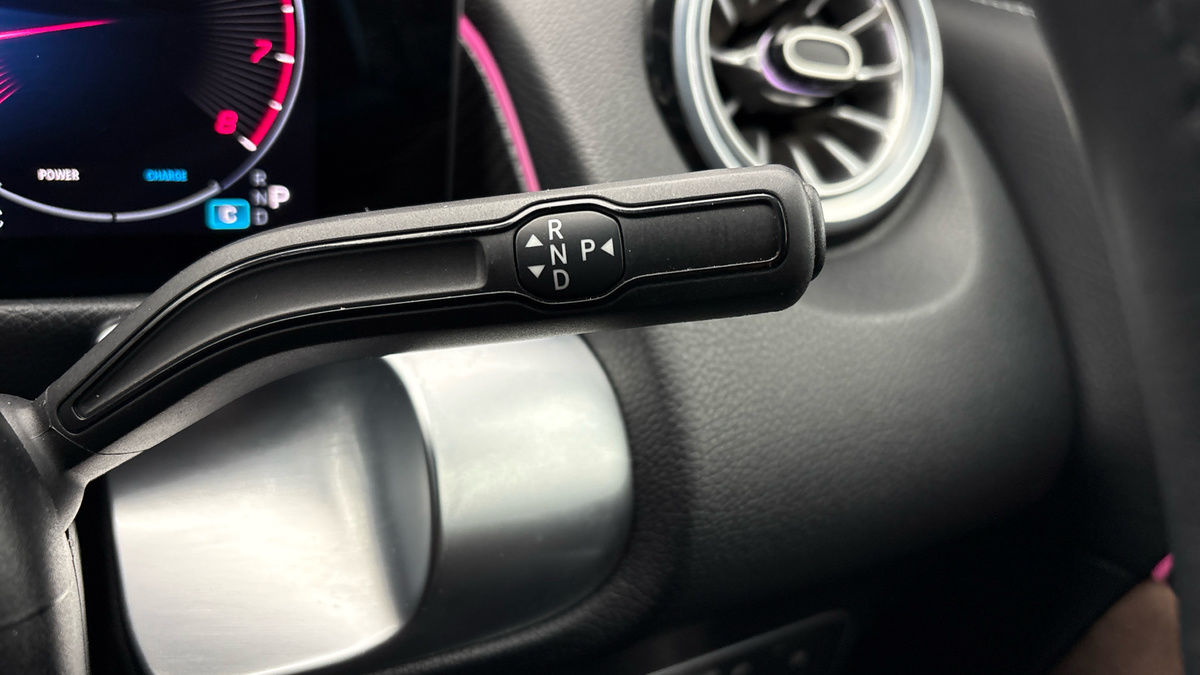 Mercedes-Benz GLB Image 6