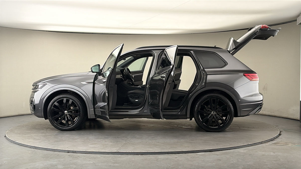 More views of Volkswagen Touareg