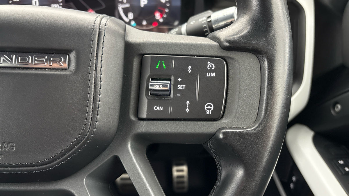 Land Rover Defender 90 Image 14