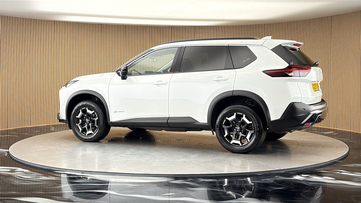 More views of Nissan X-Trail