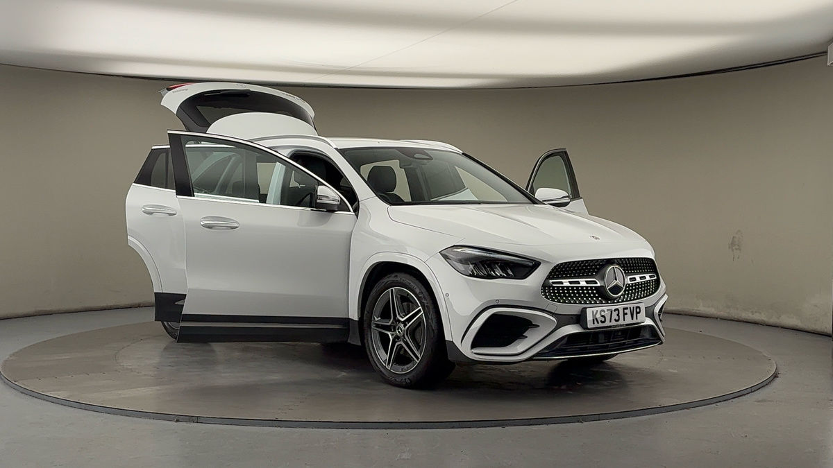 More views of Mercedes-Benz GLA