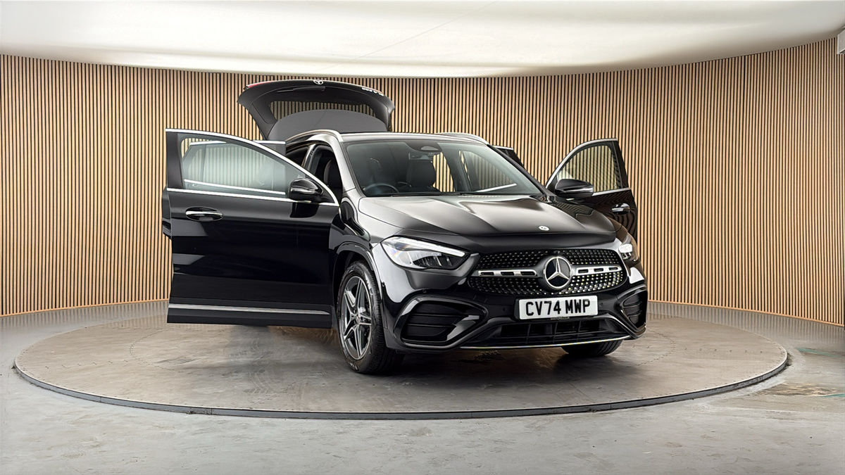 More views of Mercedes-Benz GLA