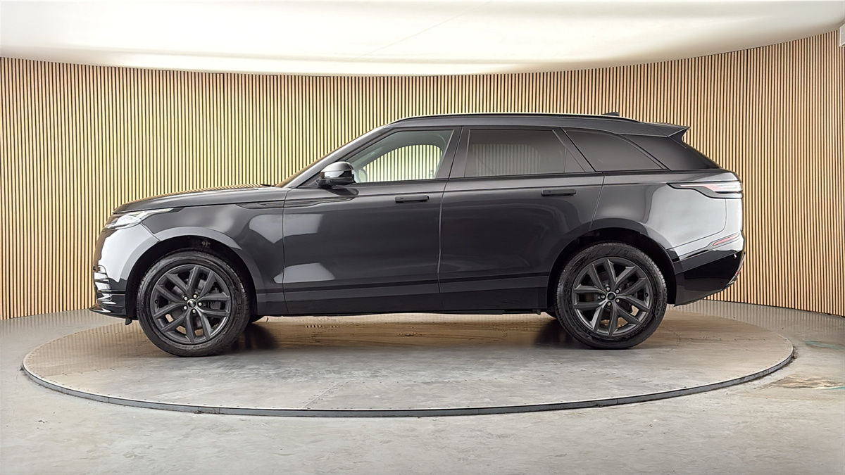 Land Rover Range Rover Velar Image 15