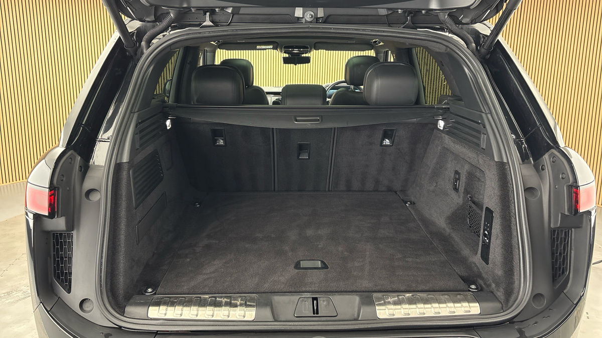 Land Rover Range Rover Sport Image 11
