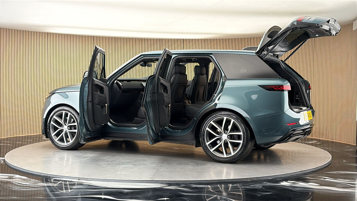 More views of Land Rover Range Rover Sport