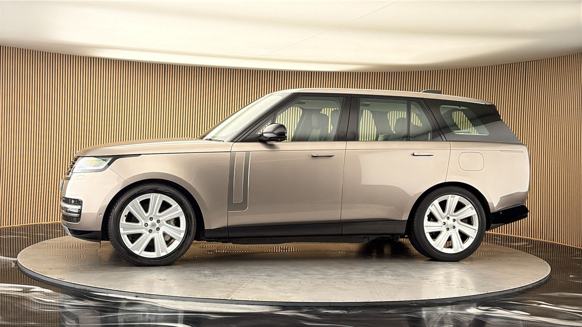 More views of Land Rover Range Rover