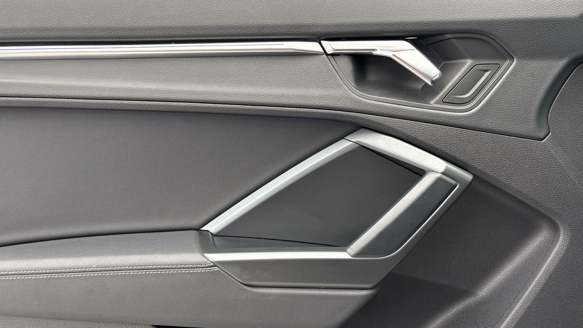 Audi Q3 Image 37