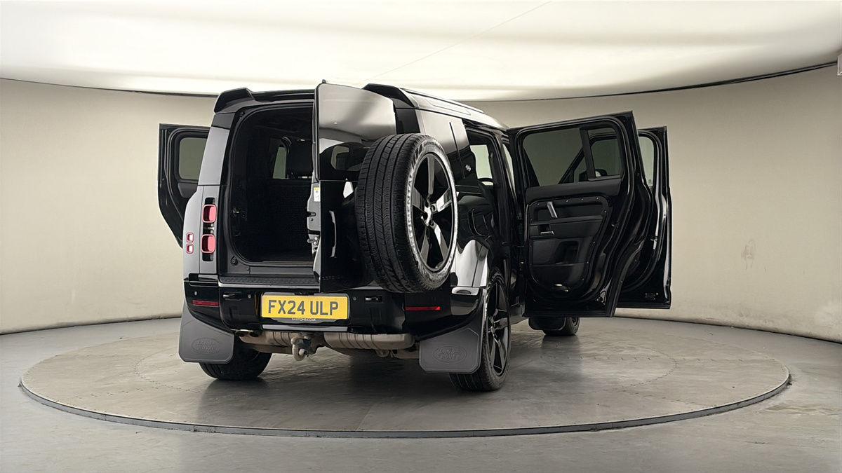 More views of Land Rover Defender 110