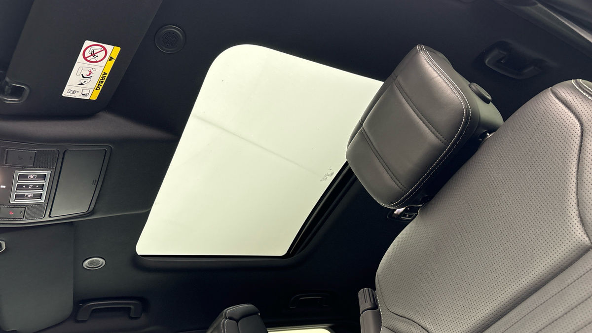 Land Rover Discovery Image 6