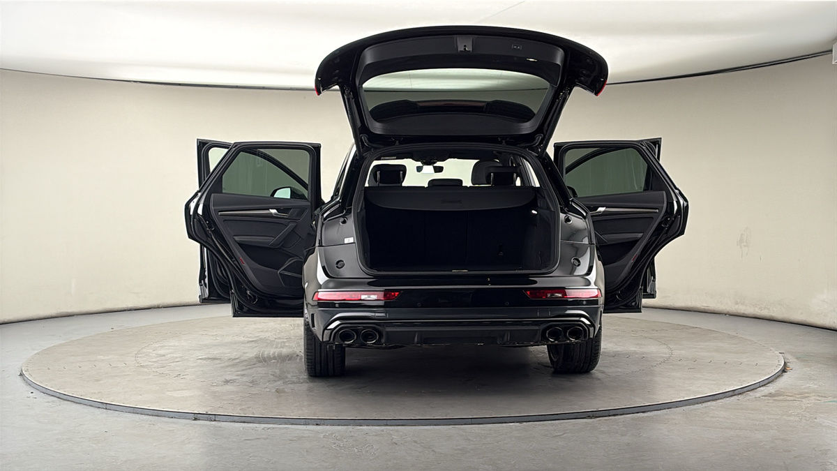 More views of Audi SQ5