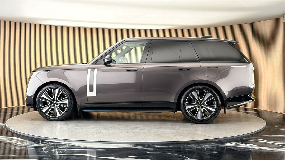 More views of Land Rover Range Rover