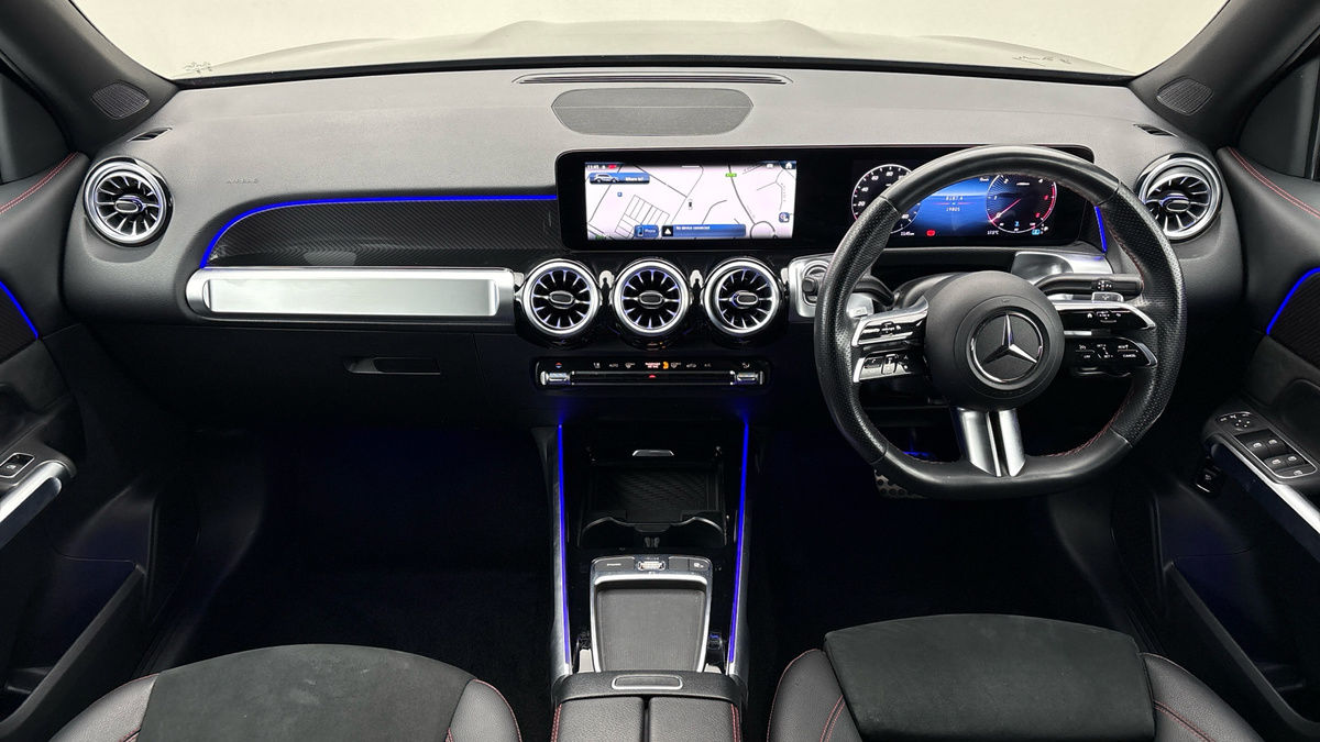 Mercedes-Benz GLB Image 12