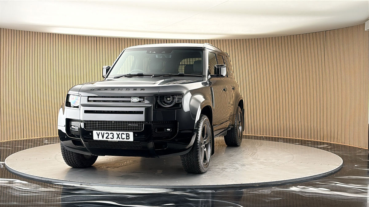 More views of Land Rover Defender 110