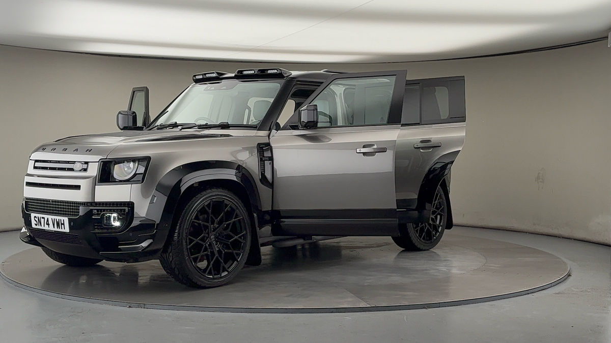 More views of Land Rover Defender 110