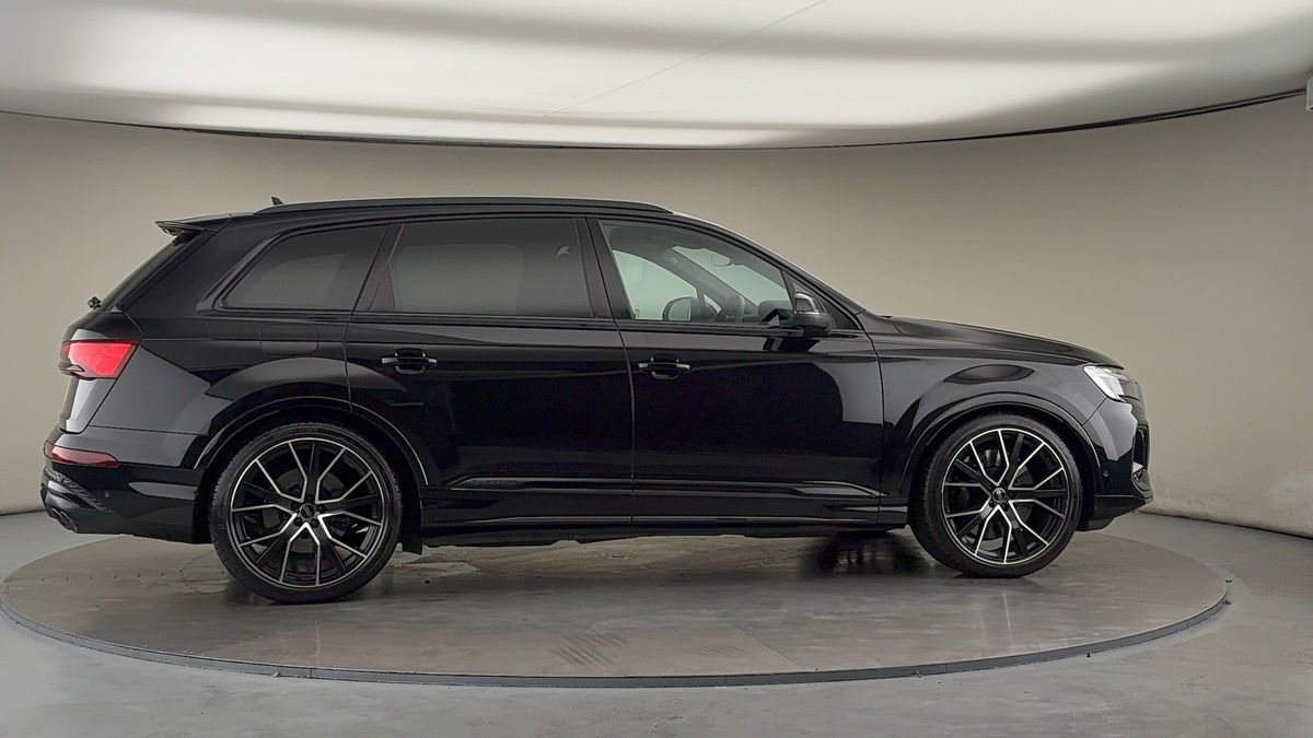 More views of Audi SQ7