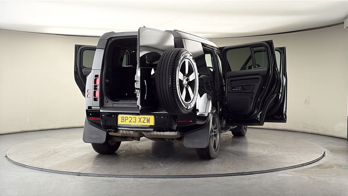 More views of Land Rover Defender 110