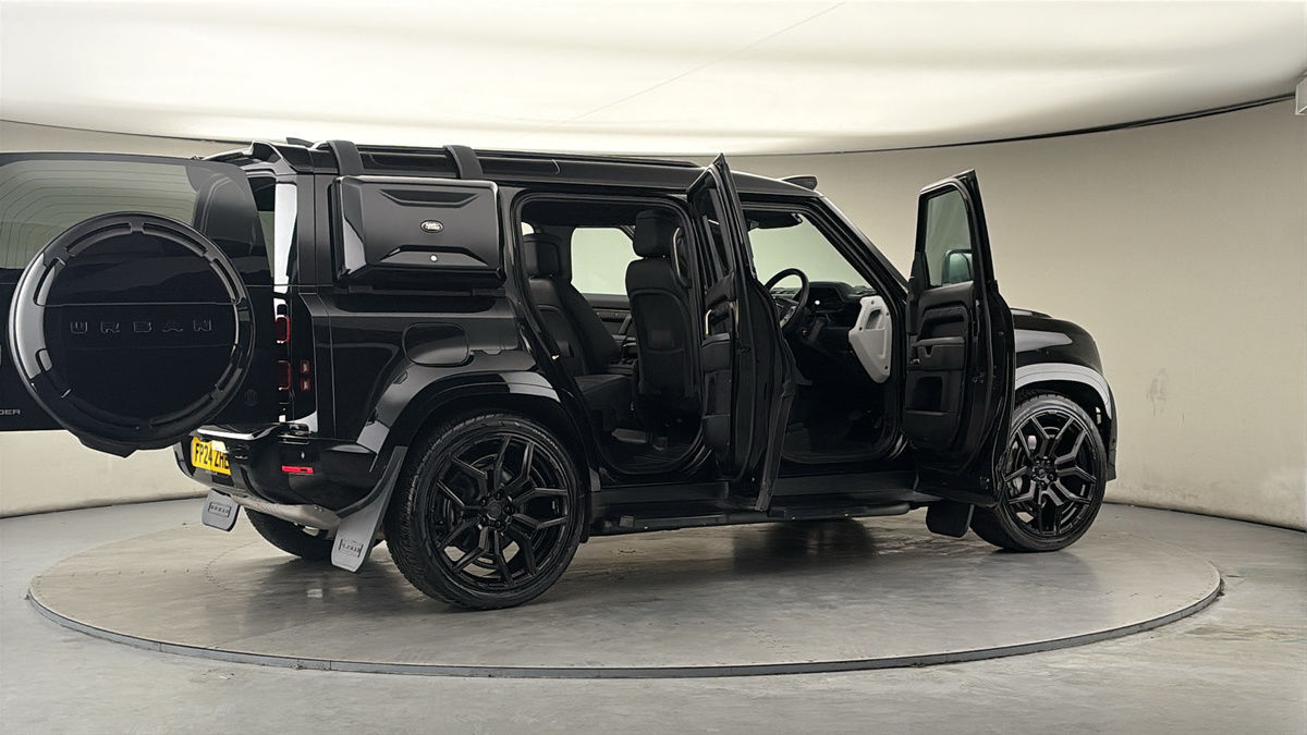 More views of Land Rover Defender 110