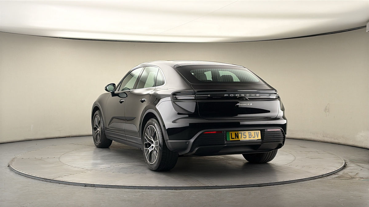 More views of Porsche Macan