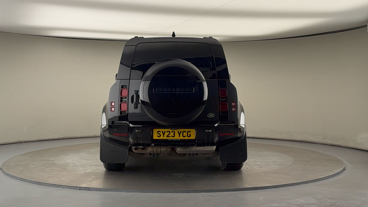 Land Rover Defender 110 Image 4