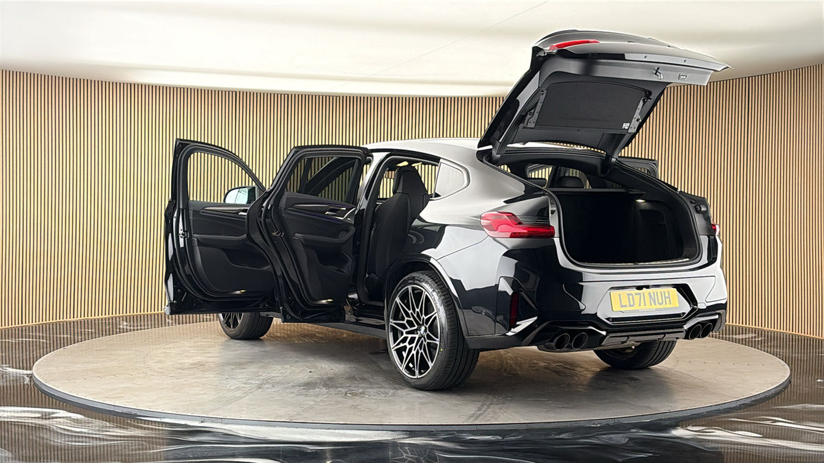 More views of BMW X4 M