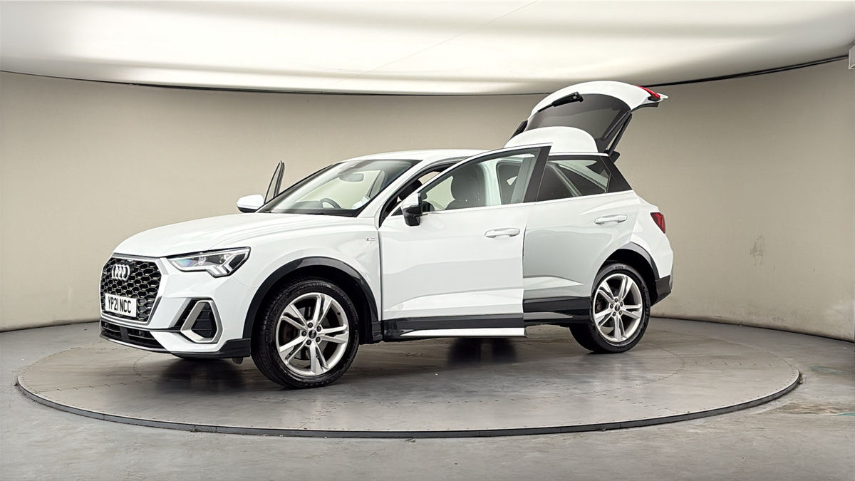 More views of Audi Q3