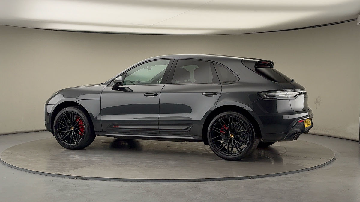 More views of Porsche Macan