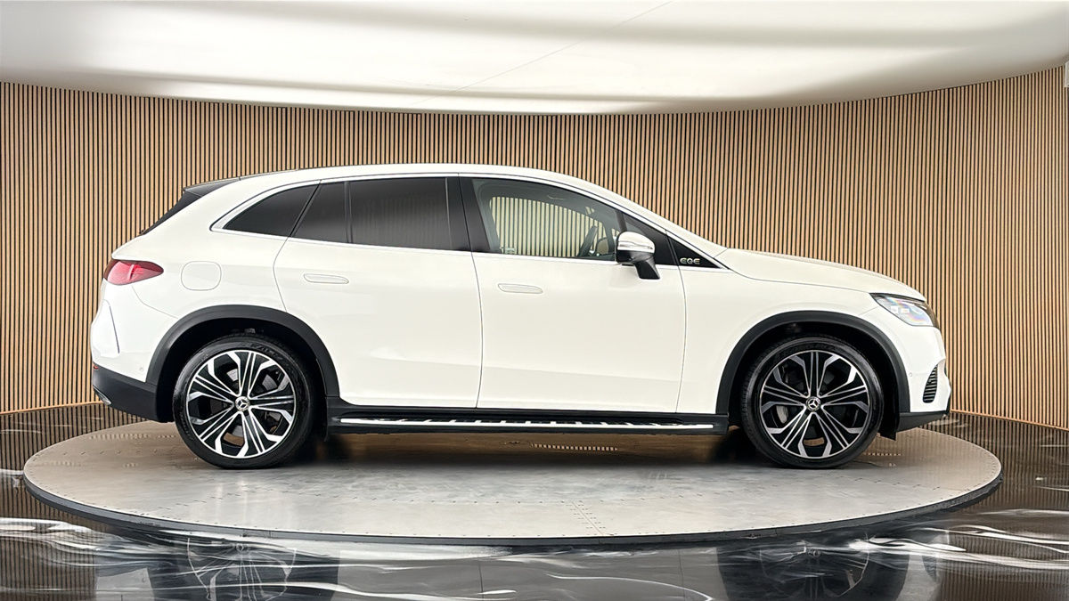 Mercedes-Benz EQE Image 16