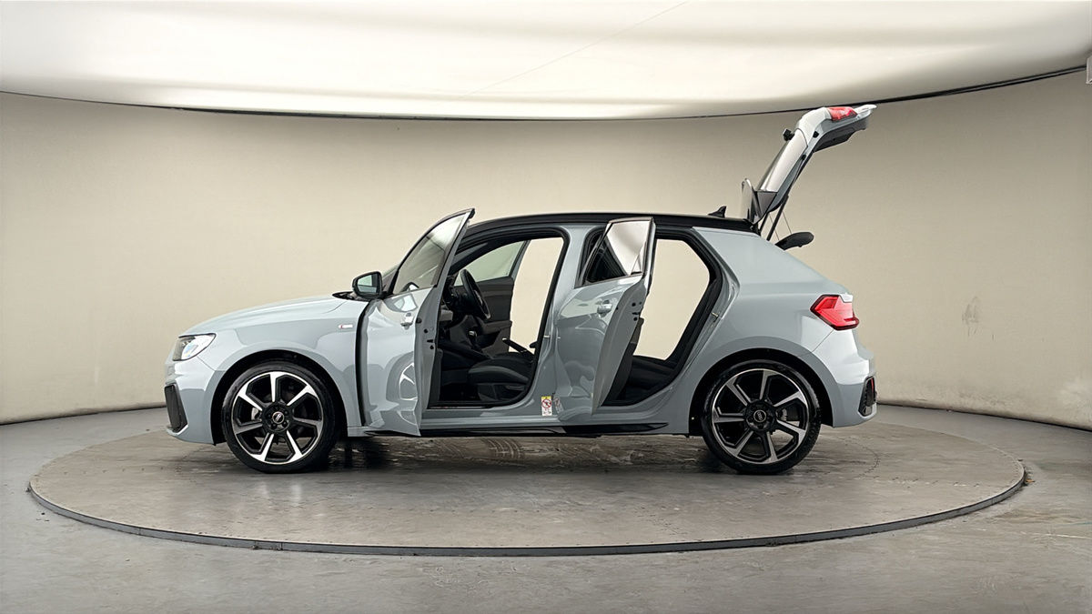 More views of Audi A1