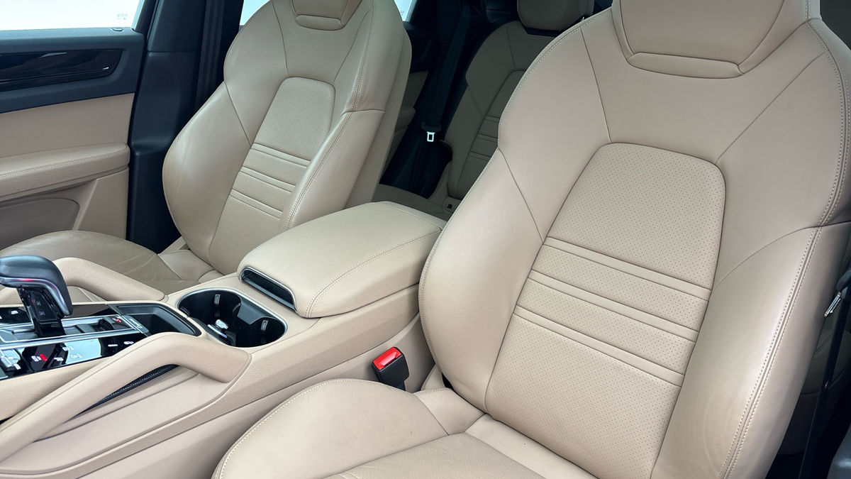 Porsche Cayenne Image 7