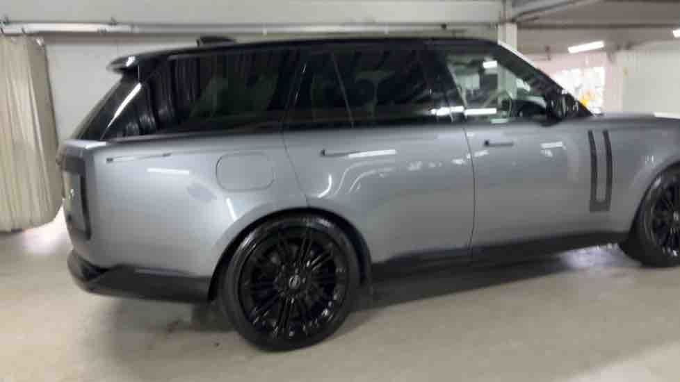More views of Land Rover Range Rover