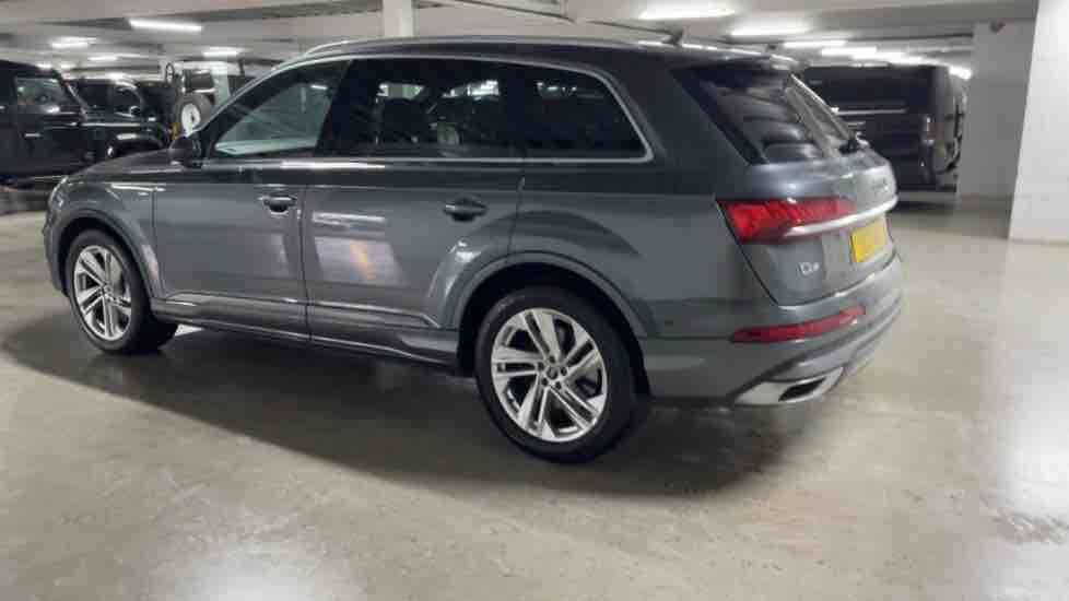 More views of Audi Q7