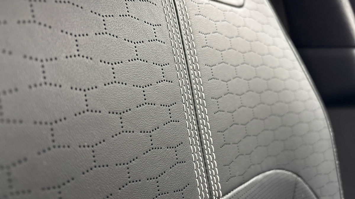 Jaguar F-PACE Image 41