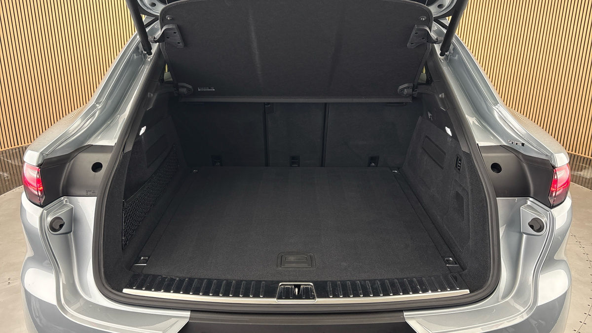 Porsche Cayenne Image 11