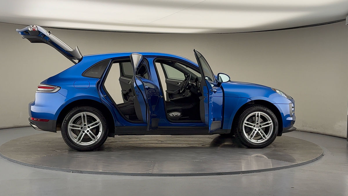 More views of Porsche Macan