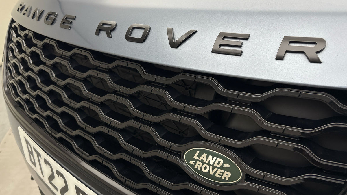 Land Rover Range Rover Velar Image 24