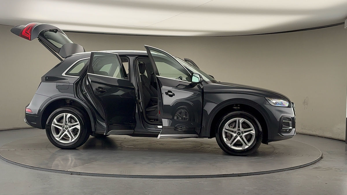 More views of Audi Q5