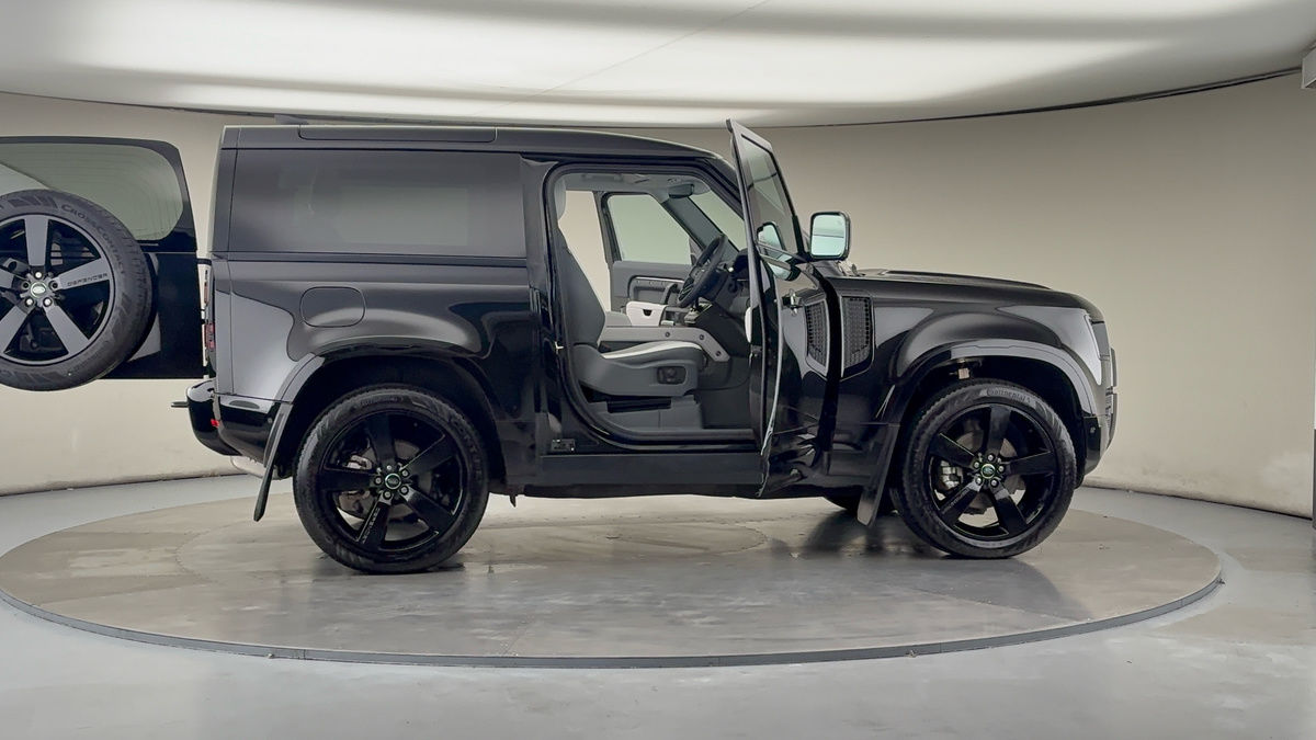 More views of Land Rover Defender 90