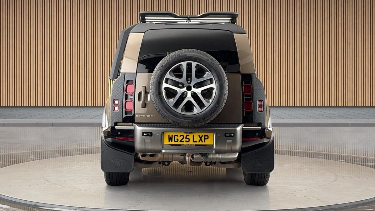 Land Rover Defender 90 Image 4