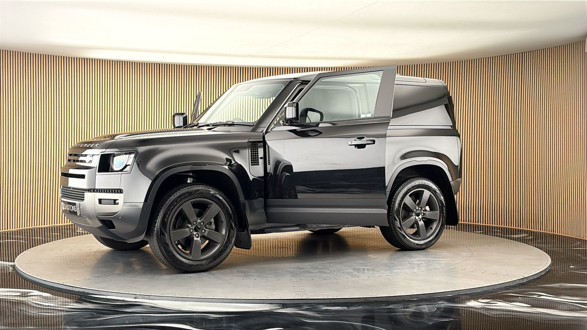 More views of Land Rover Defender 90