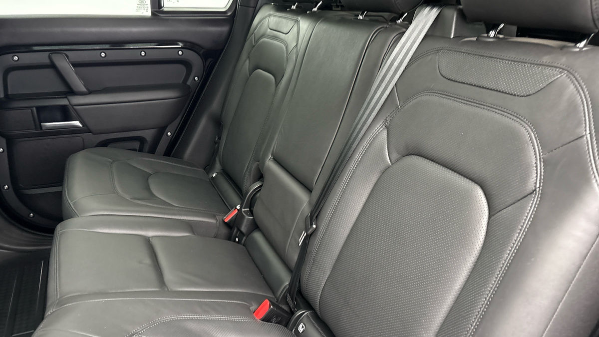 Land Rover Defender 110 Urban Image 8