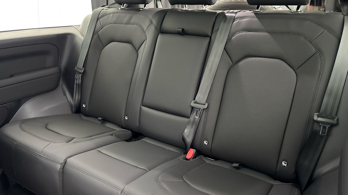 Land Rover Defender 90 Urban Image 8