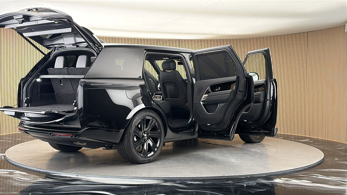 More views of Land Rover Range Rover
