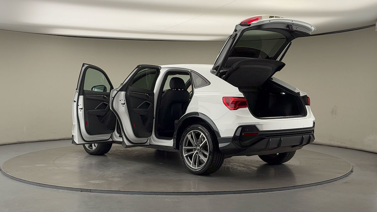 More views of Audi Q3