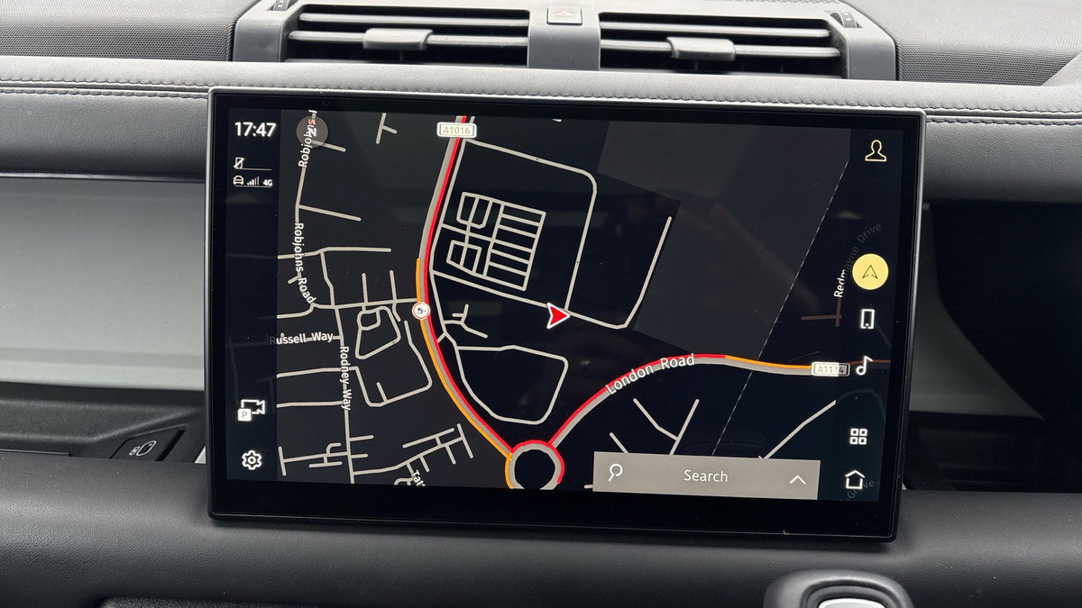 Land Rover Defender 90 Image 17