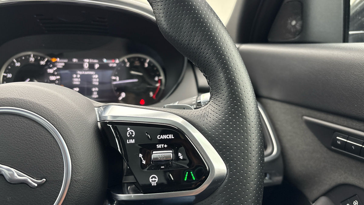 Jaguar E-PACE Image 14