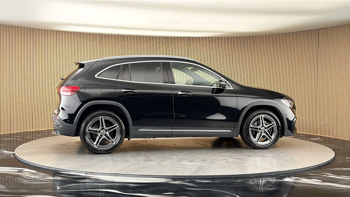 More views of Mercedes-Benz GLA
