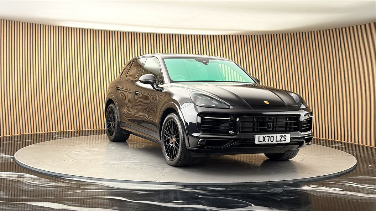 More views of Porsche Cayenne