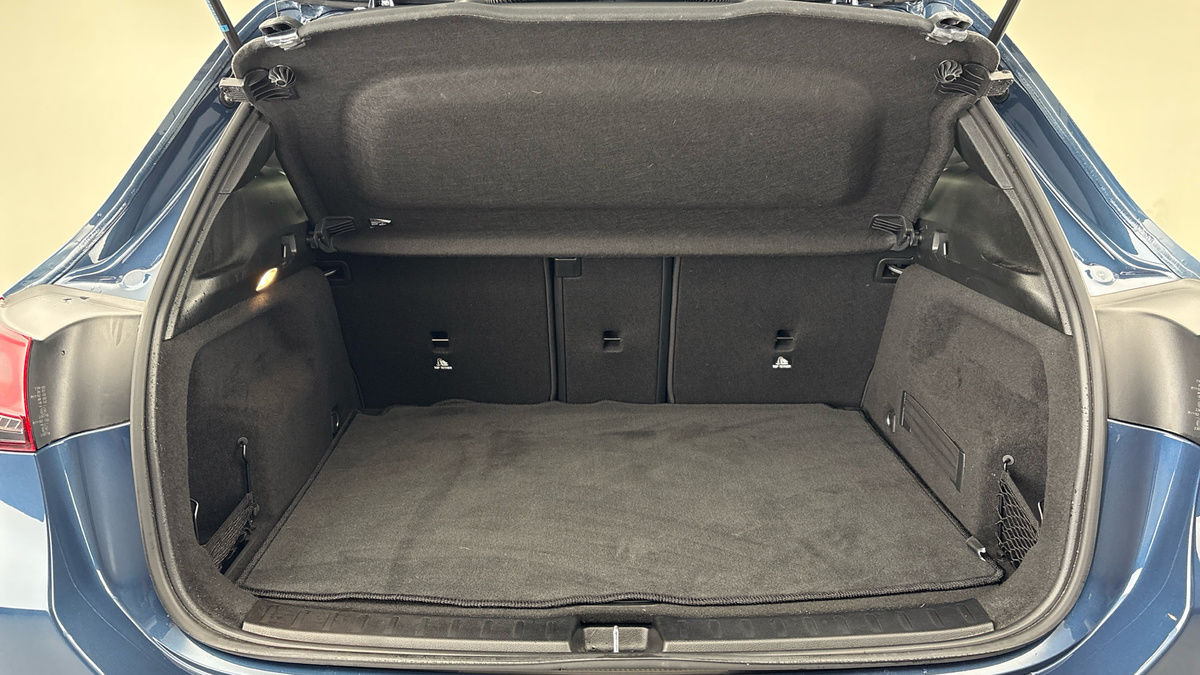 Mercedes-Benz GLA Image 11