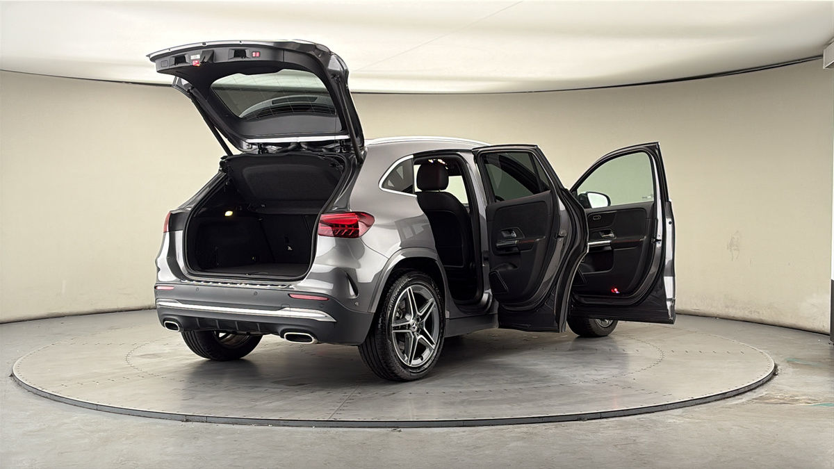 More views of Mercedes-Benz GLA